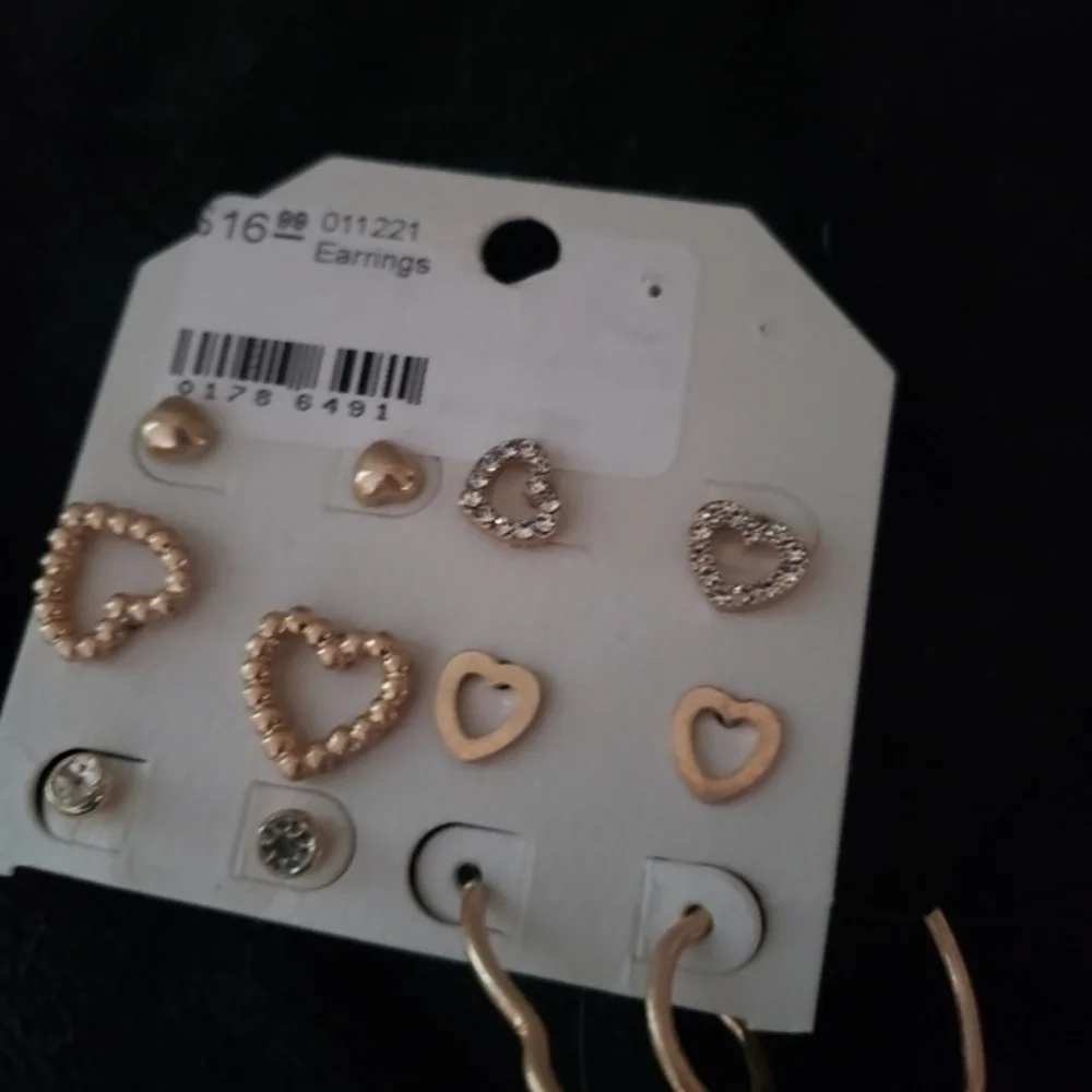 Bundle 14 Pomina‎ earrings